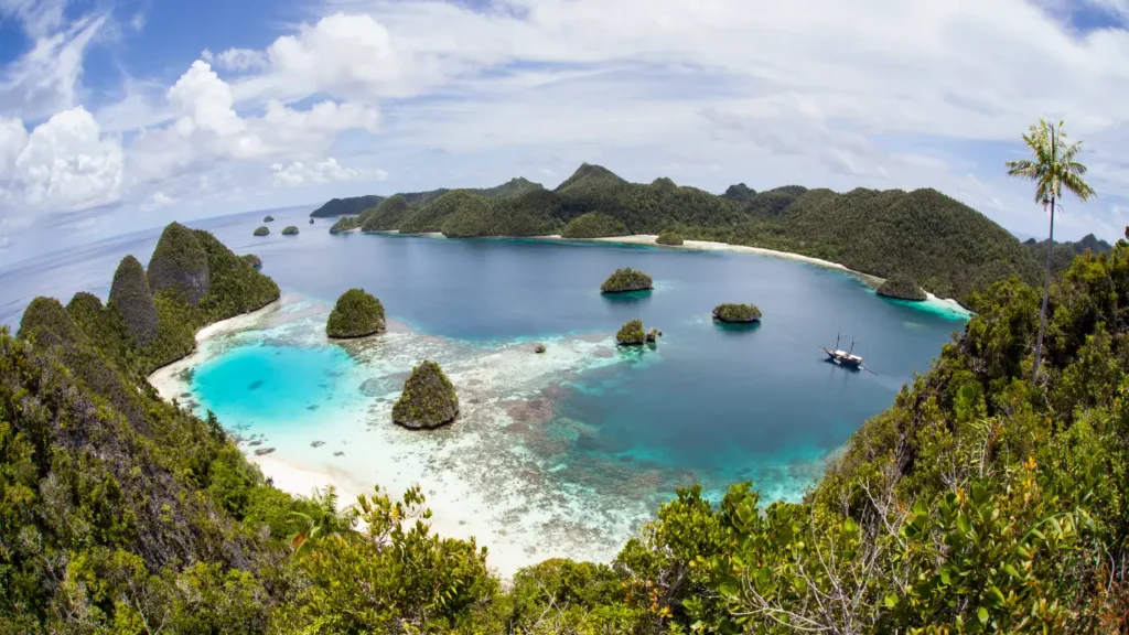 Best Time to Visit Katembe Private Island Raja Ampat