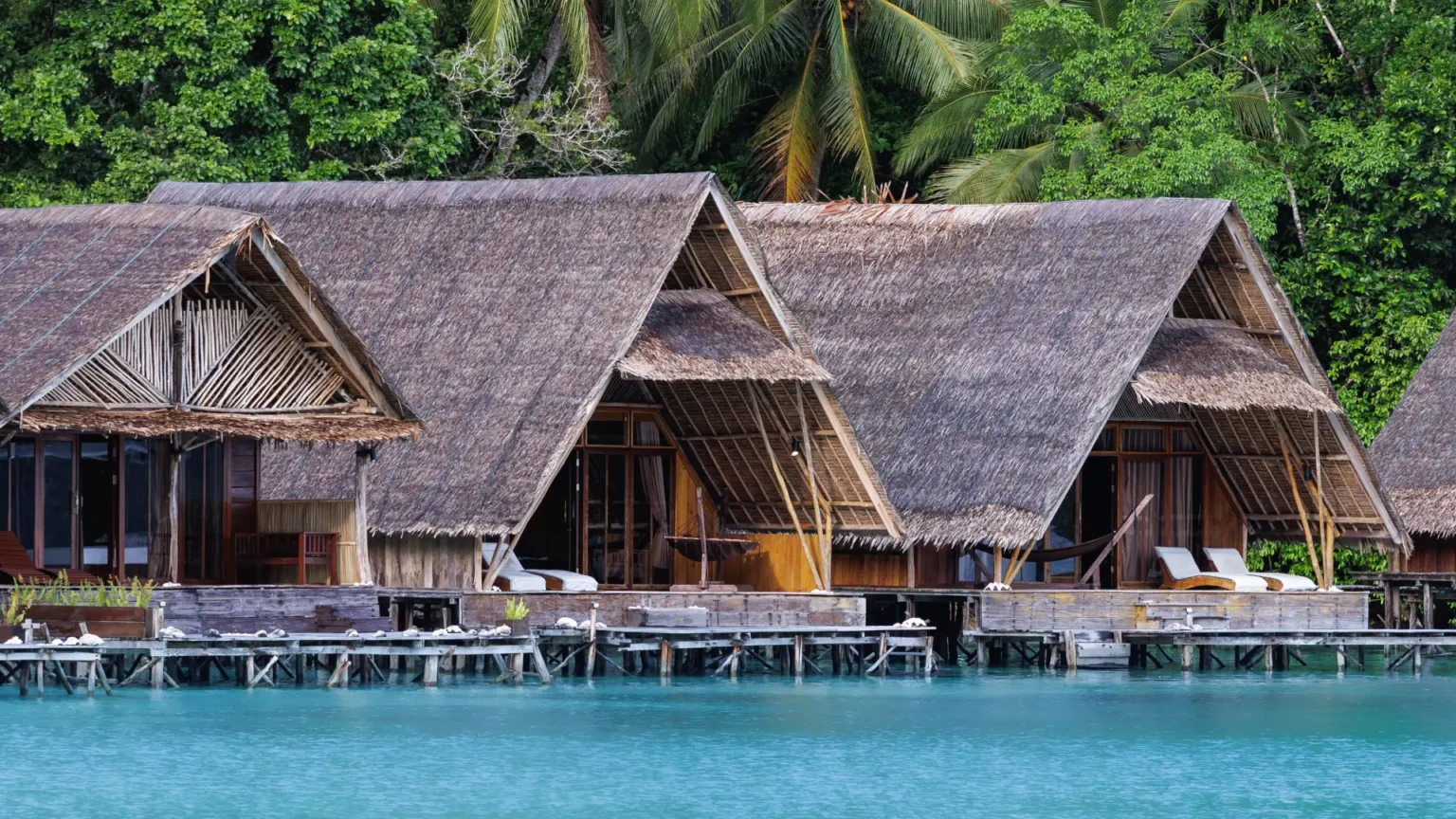 Discover luxury at Katembe Private Island Resort in Raja Ampat, where comfort, personalized hospitality, nature, adventure, and tranquility come together.